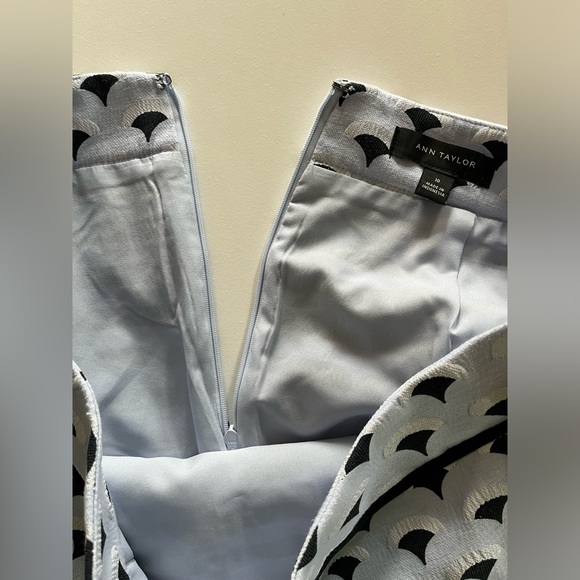 Ann Taylor textured skirt-light blue/black/white..above knee size 10 - Picture 3 of 12
